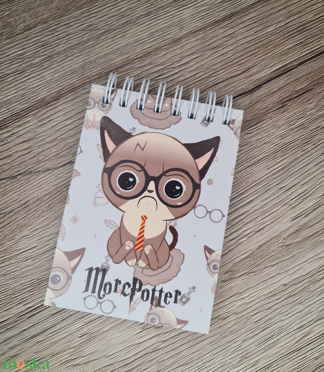 Morcpotter füzet - cuki notesz - grumpy cat - cica - macska - harry potter - jegyzetfüzet - varázsló - morcos cica - a6 - otthon & életmód - papír, írószer - jegyzetfüzet & napló - Meska.hu