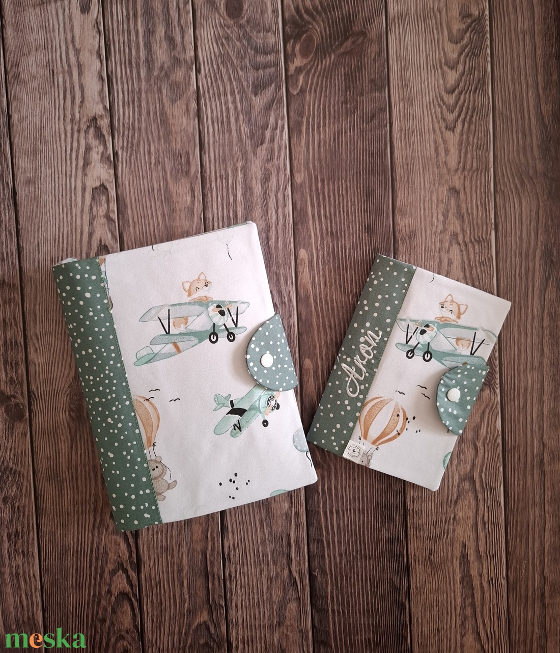 Pelenkatartó táska + egészségügyi kiskönyv borító - baba - mama - pelenkázó neszeszer, pelenkatartó - Meska.hu