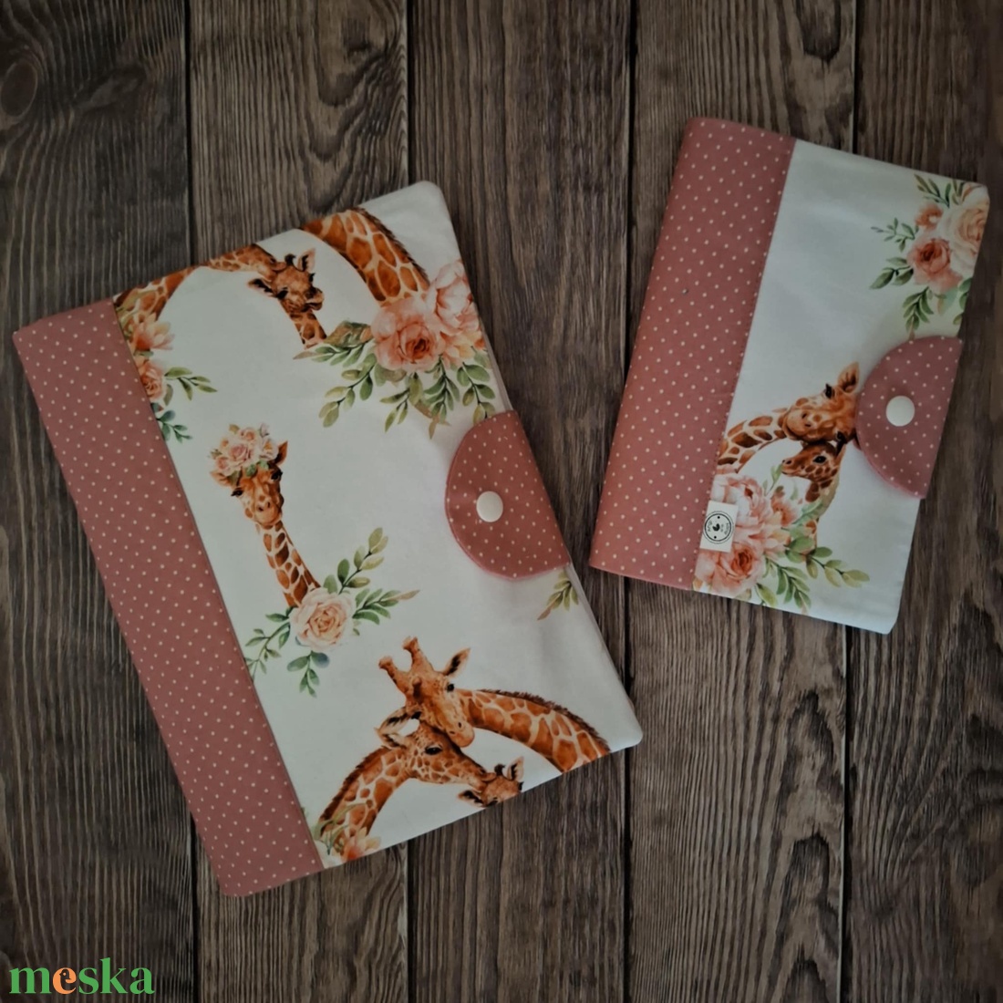 Pelenkatartó táska + egészségügyi kis könyv borító  késztermék - baba - mama - pelenkázó neszeszer, pelenkatartó - Meska.hu