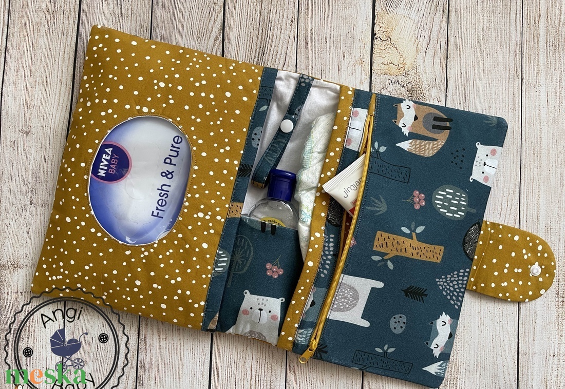 Pelenkatartó táska + egészségügyi kiskönyv borító - baba - mama - pelenkázó, babafürdető kellékek - pelenkázó szett - Meska.hu