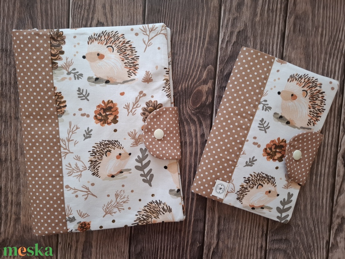 Pelenkatartó táska + egészségügyi kiskönyv borító - baba - mama - pelenkázó, babafürdető kellékek - pelenkázó szett - Meska.hu