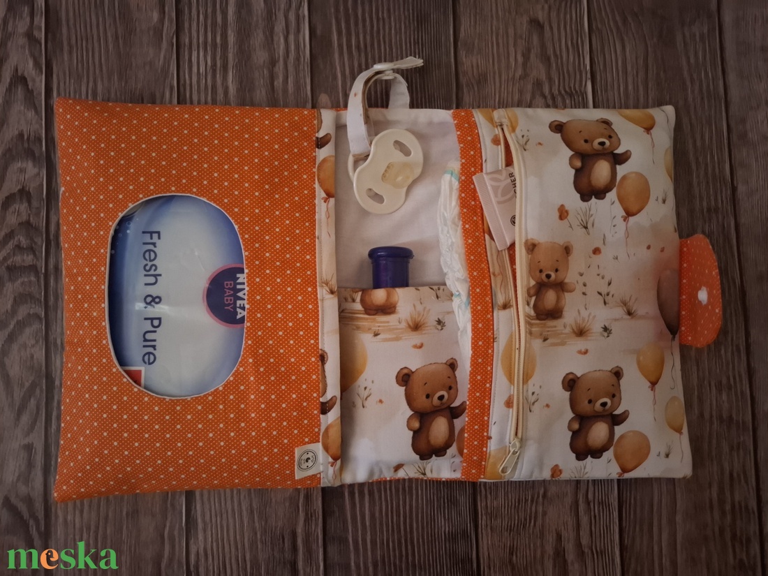 Prémium designer pelenkatartó táska + pelenkázó alátét szett - baba - mama - pelenkázó, babafürdető kellékek - pelenkázó szett - Meska.hu