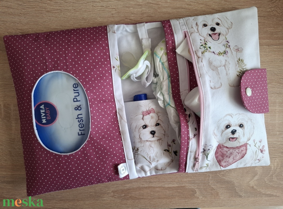 Pelenkatartó táska + egészségügyi kiskönyv borító - baba - mama - pelenkázó, babafürdető kellékek - pelenkázó szett - Meska.hu