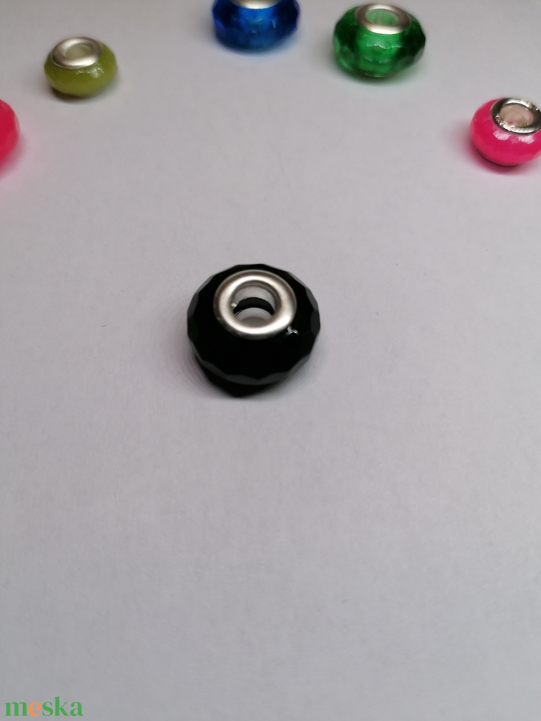 Pandora stílusú fazettált charm fekete - ékszer - karkötő - charm karkötő - Meska.hu Pandora stílusú fazettált charm fekete - ékszer - karkötő - charm karkötő - Meska.hu