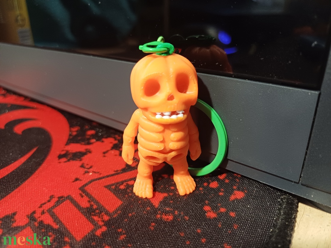 Halloweeni tök-csontváz kulcstartó színes fém kulcskarikával - táska & tok - kulcstartó & táskadísz - kulcstartó - Meska.hu Halloweeni tök-csontváz kulcstartó színes fém kulcskarikával - táska & tok - kulcstartó & táskadísz - kulcstartó - Meska.hu