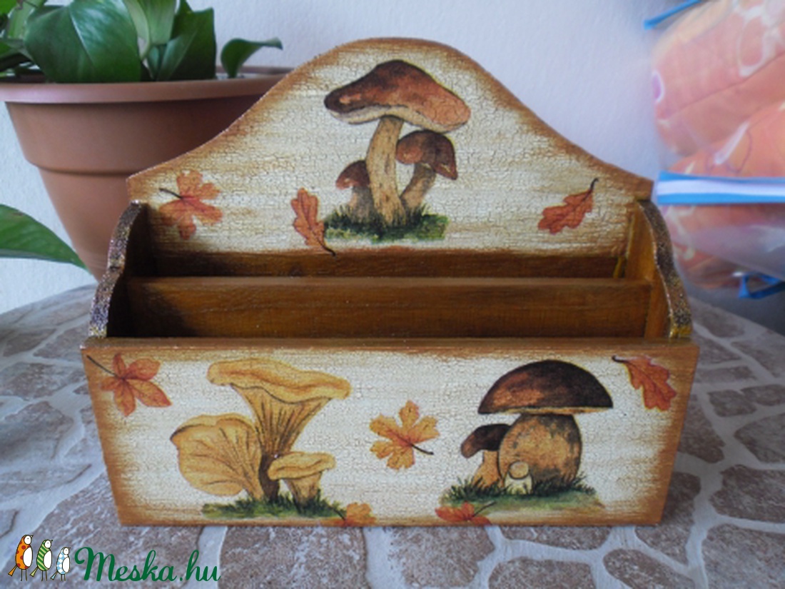 levéltartó,csekktartó gombák  -  - Meska.hu