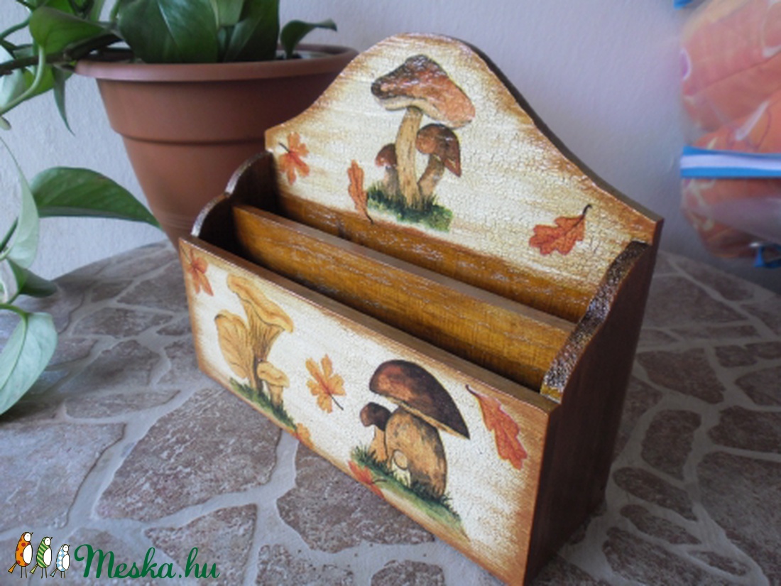levéltartó,csekktartó gombák  -  - Meska.hu