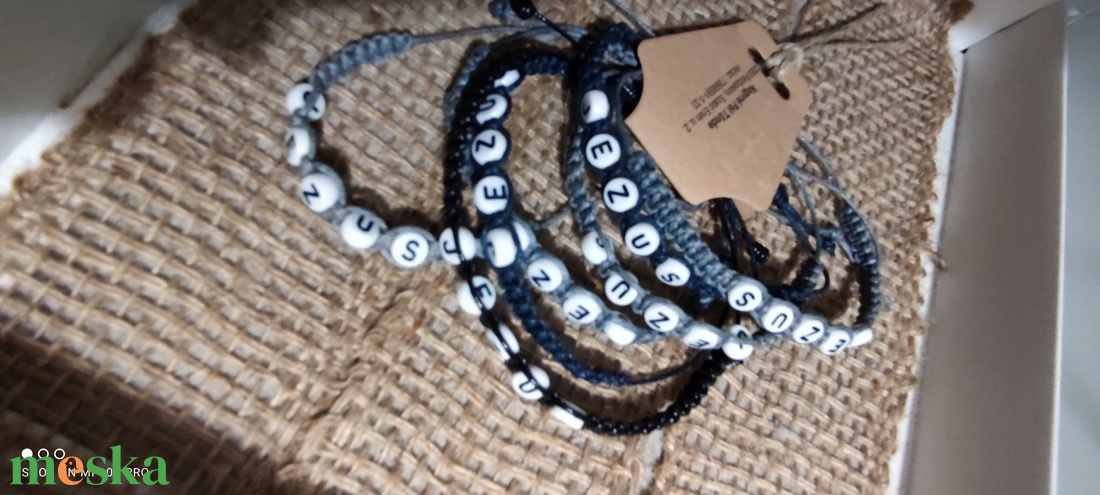 Jézus betűs makrame karkötők  - ékszer - karkötő - névre szóló karkötő - Meska.hu