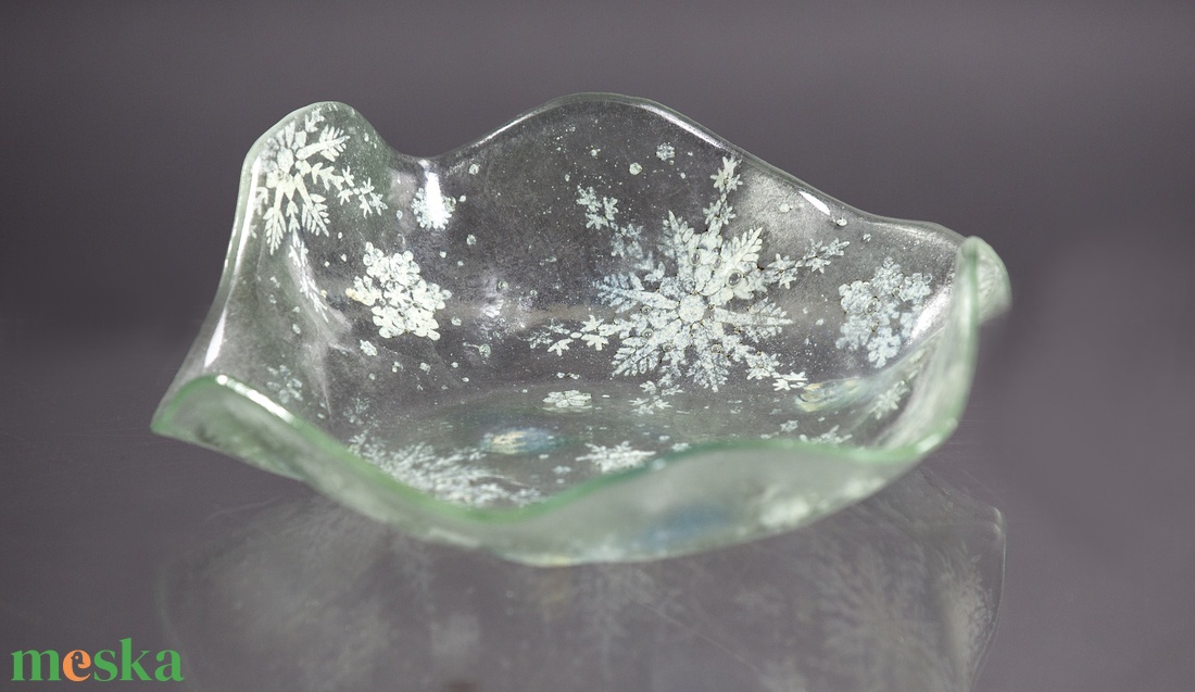 Hópihés  kézzel készült üveg design tál - karácsony - karácsonyi lakásdekoráció - karácsonyi lakásdíszek - Meska.hu