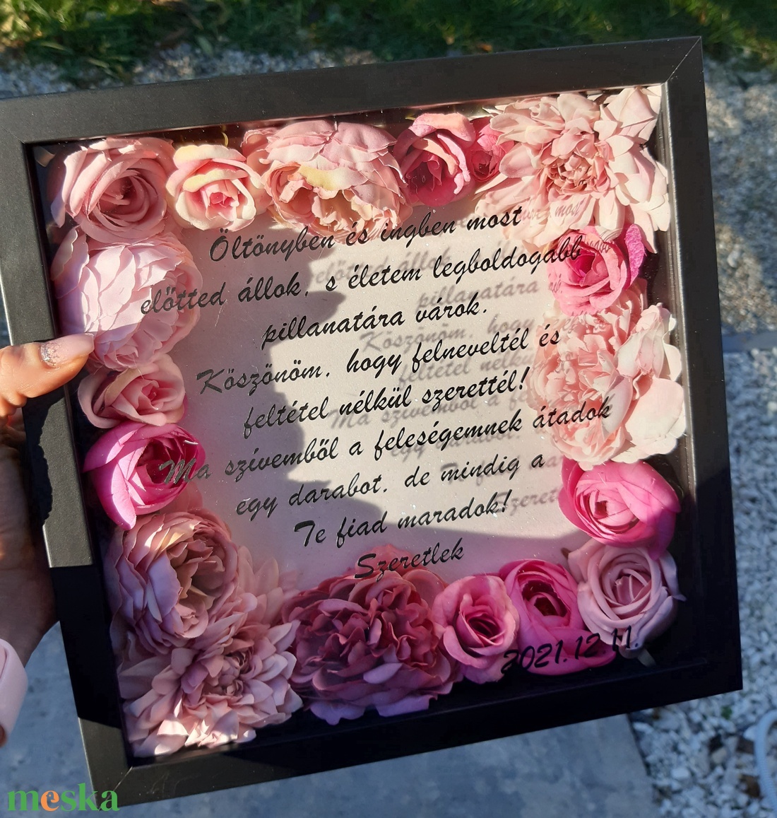 Szülőköszöntő rózsabox képkeretben egyedi felirattal vagy idézettel - otthon & életmód - dekoráció - kép & falikép - képkeret - Meska.hu Szülőköszöntő rózsabox képkeretben egyedi felirattal vagy idézettel - otthon & életmód - dekoráció - kép & falikép - képkeret - Meska.hu