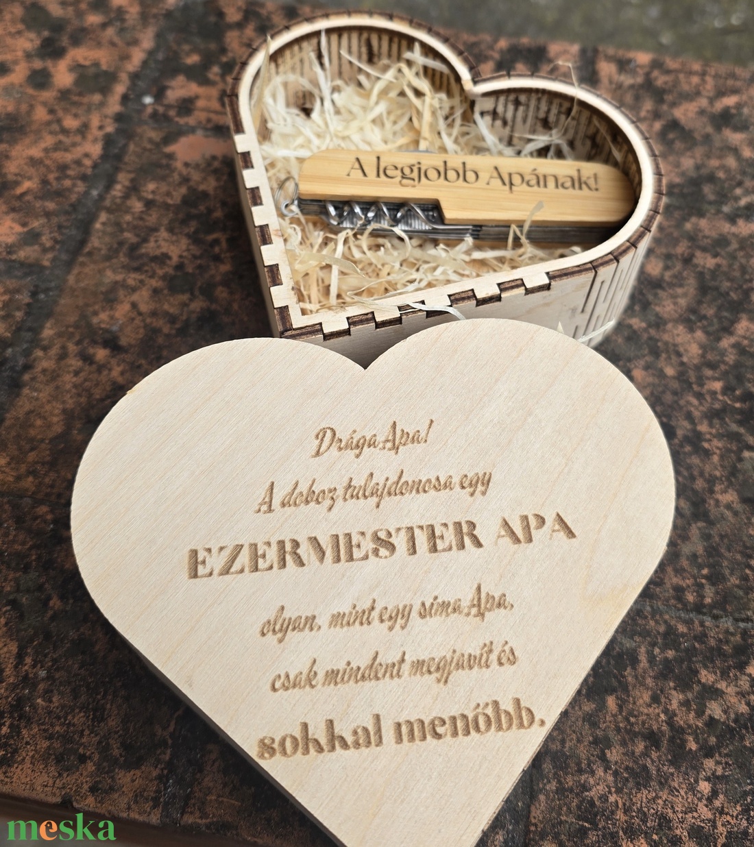 Szülőköszöntő bicska ezermester apáknak szív fadobozzal - esküvő - emlék & ajándék - szülőköszöntő ajándék - Meska.hu Szülőköszöntő bicska ezermester apáknak szív fadobozzal - esküvő - emlék & ajándék - szülőköszöntő ajándék - Meska.hu