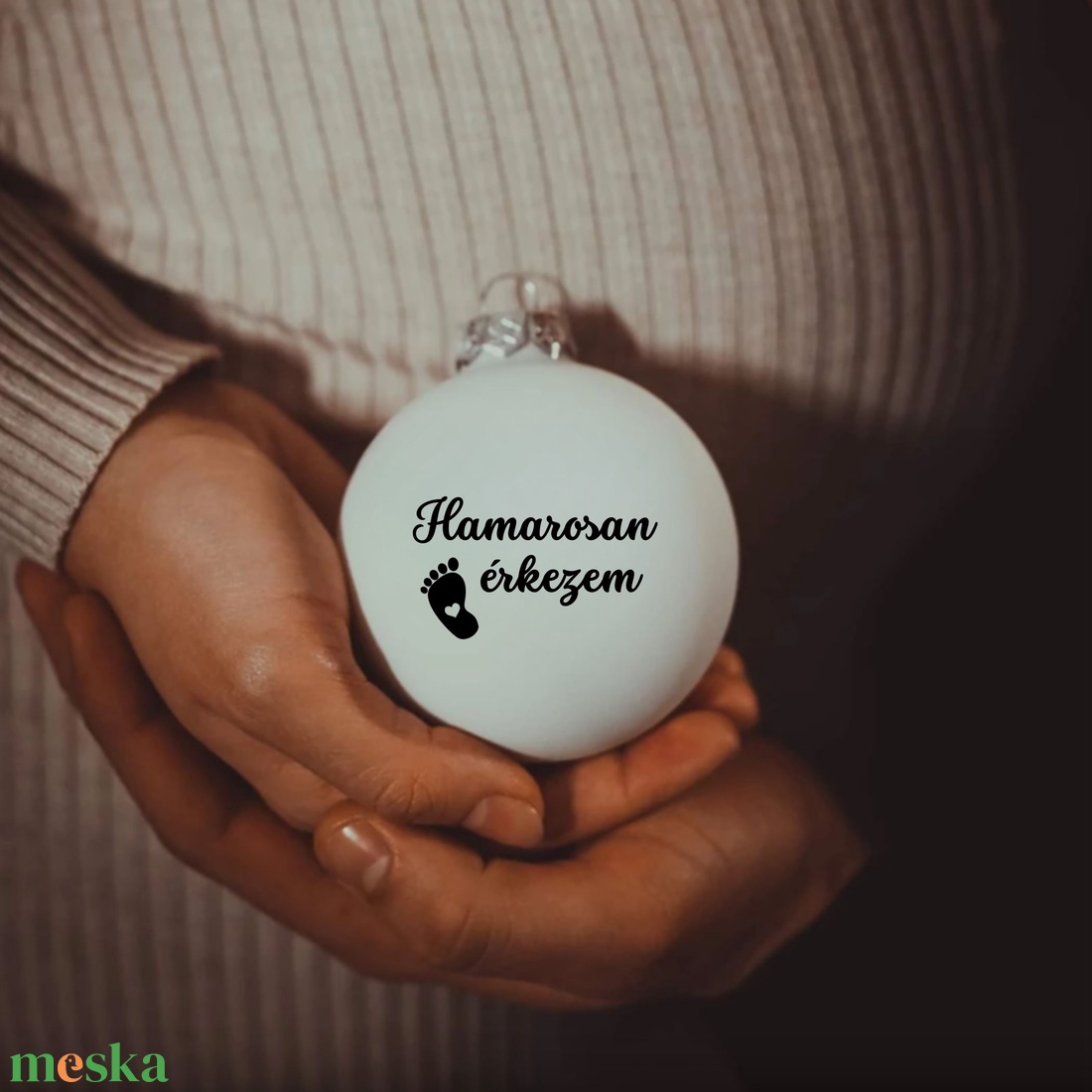 HAMAROSAN ÉRKEZEM KARÁCSONYI ÜVEGGÖMB FEHÉR 8 cm (807gomb) - karácsony - karácsonyi lakásdekoráció - karácsonyfadíszek - Meska.hu