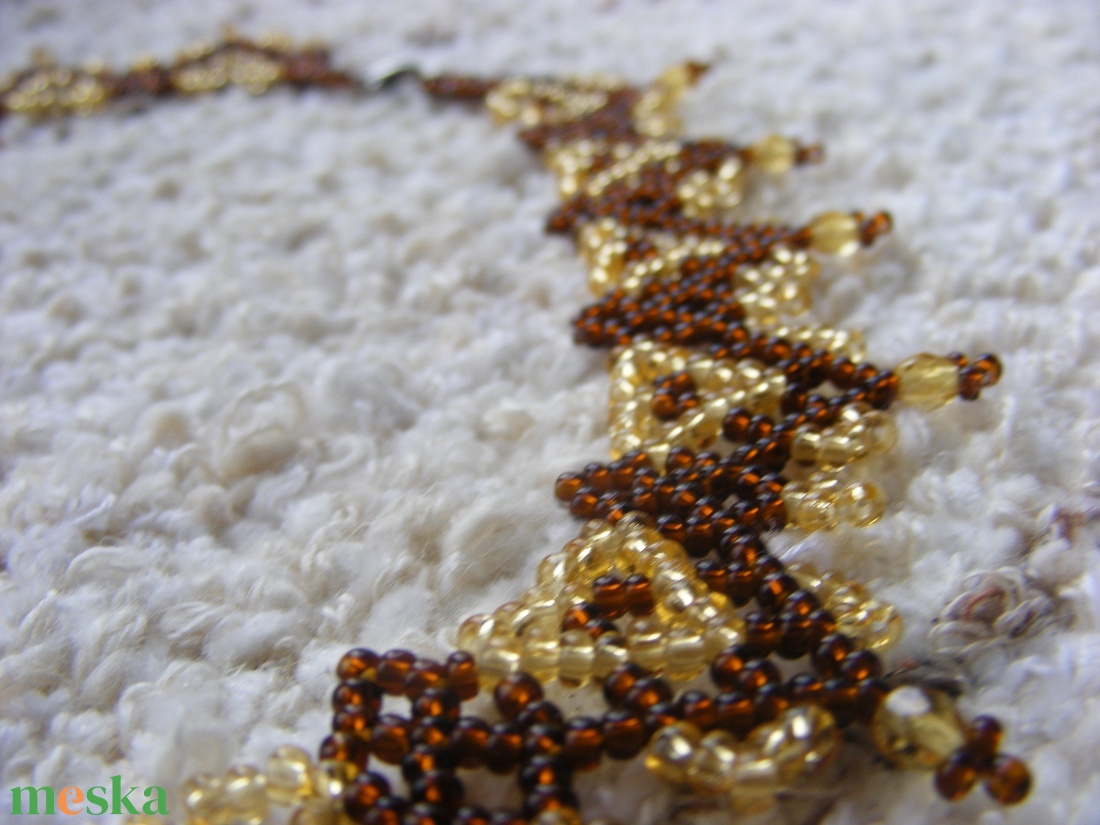 Szívecske - arany - barna gyöngynyaklánc - ékszer - nyaklánc - gyöngyös nyaklánc - Meska.hu