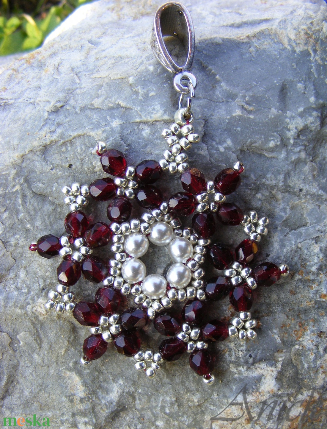 Csillagvirág - gyöngymedál - ékszer - nyaklánc - medál - Meska.hu