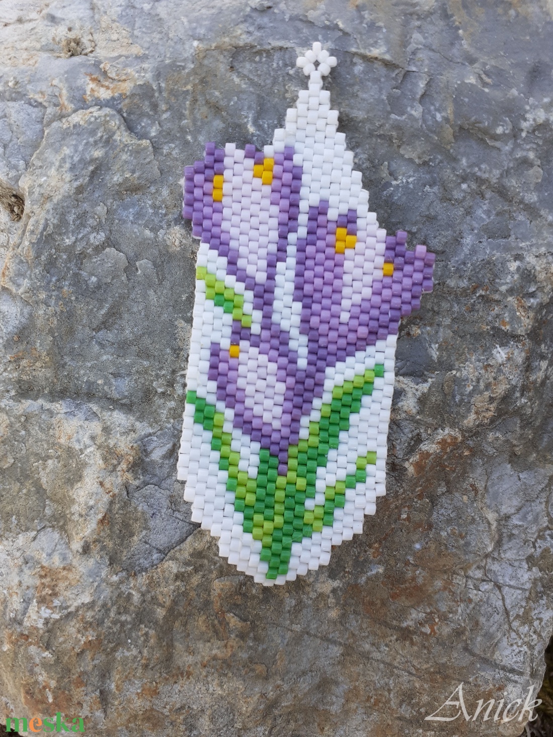 Krókuszok - tavaszi kellokció 1 - ékszer - nyaklánc - medál - Meska.hu