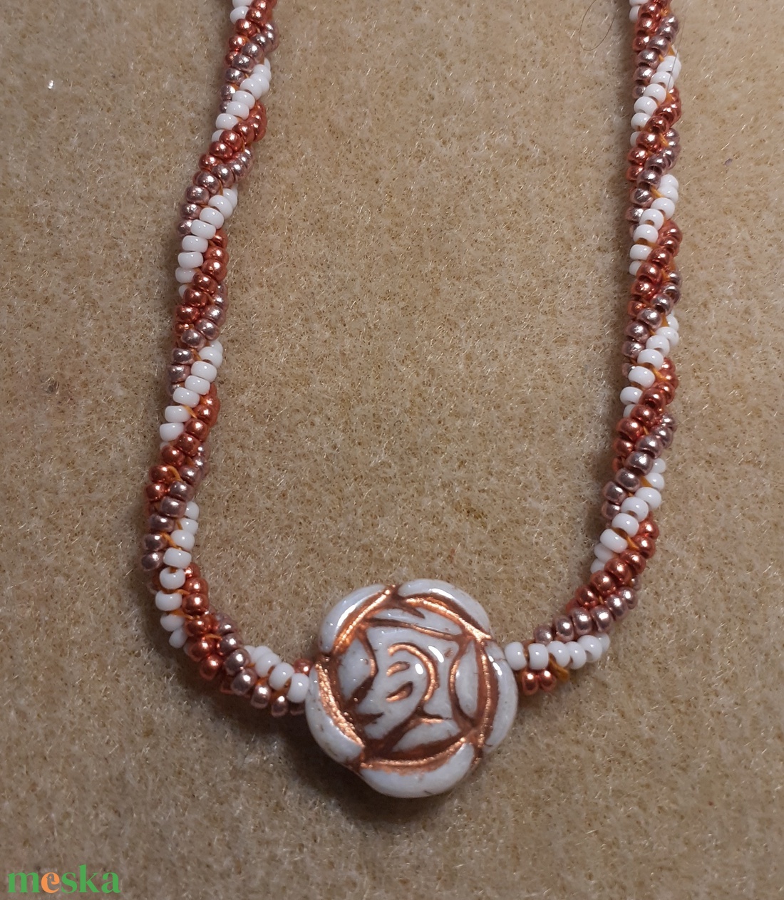Pünkösdi rózsa - gyöngynyaklánc - ékszer - nyaklánc - gyöngyös nyaklánc - Meska.hu