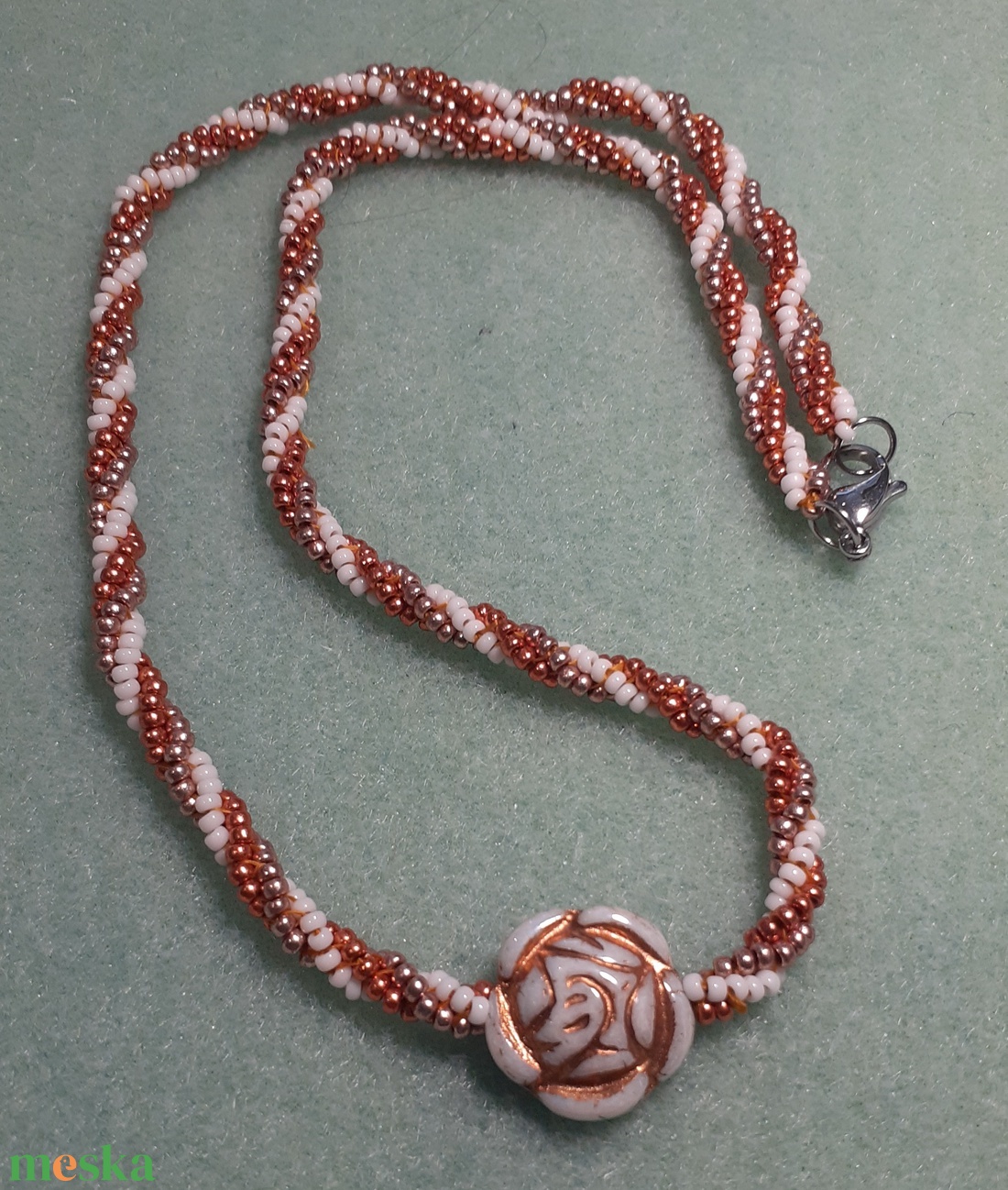 Pünkösdi rózsa - gyöngynyaklánc - ékszer - nyaklánc - gyöngyös nyaklánc - Meska.hu