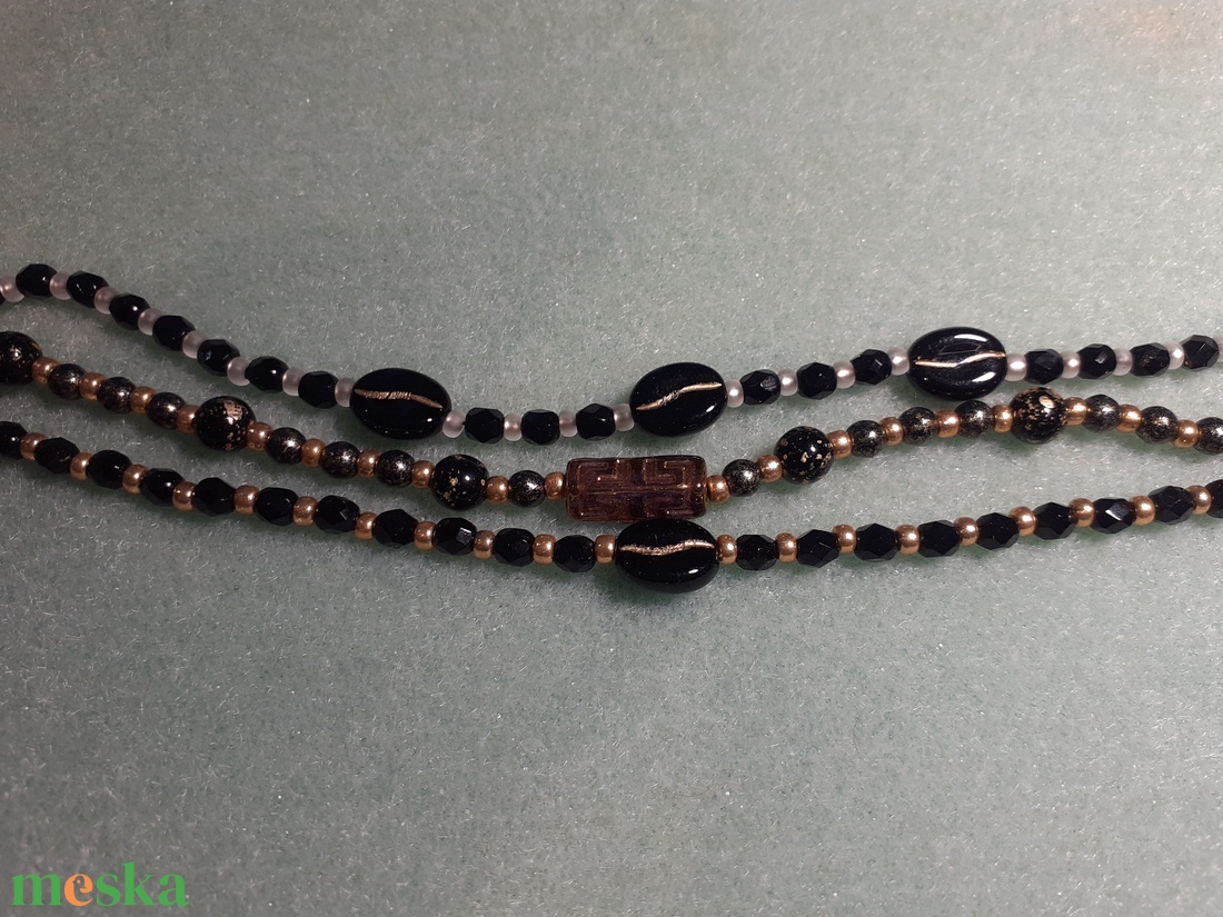 Egy kis kávé - fekete - arany karkötőszett - ékszer - karkötő - gyöngyös karkötő - Meska.hu