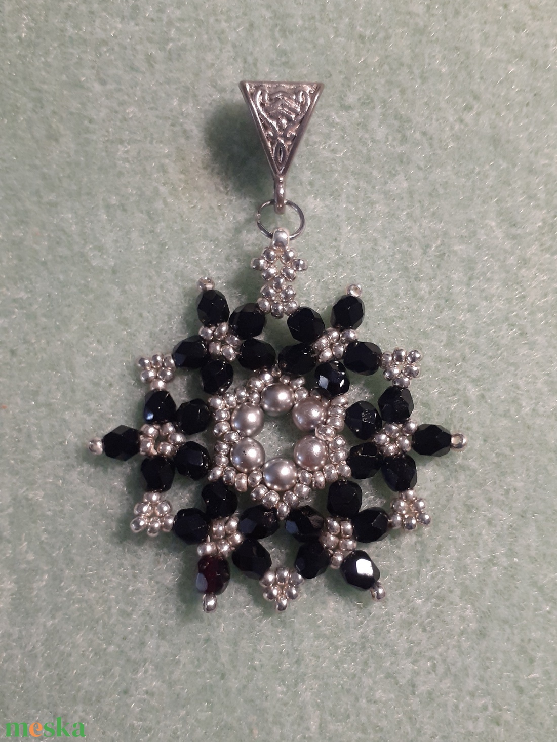 Csillagvirág - gyöngymedál - ékszer - nyaklánc - medál - Meska.hu