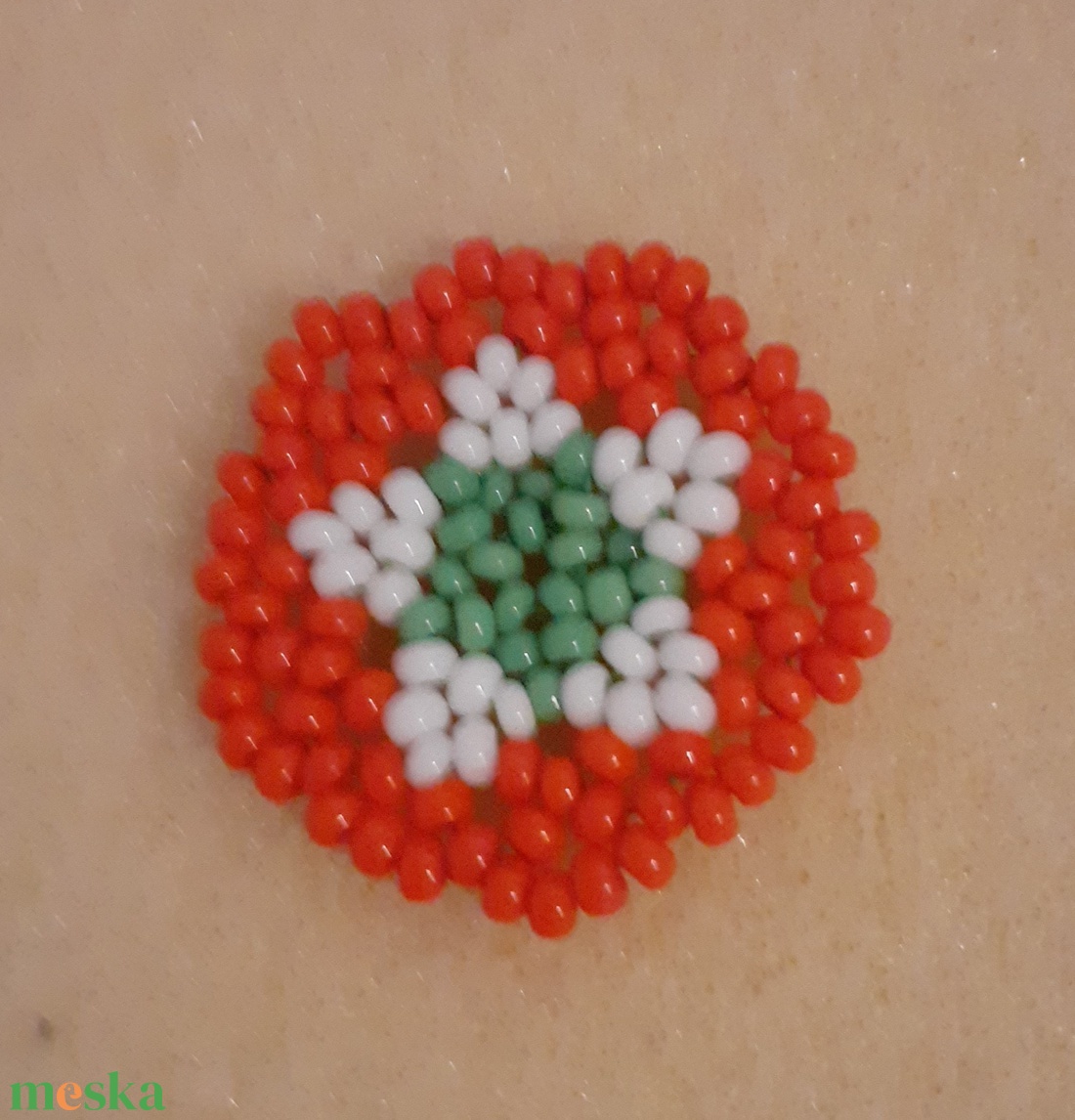 Gyöngykokárda - 5. - ékszer - kitűző és bross - Meska.hu