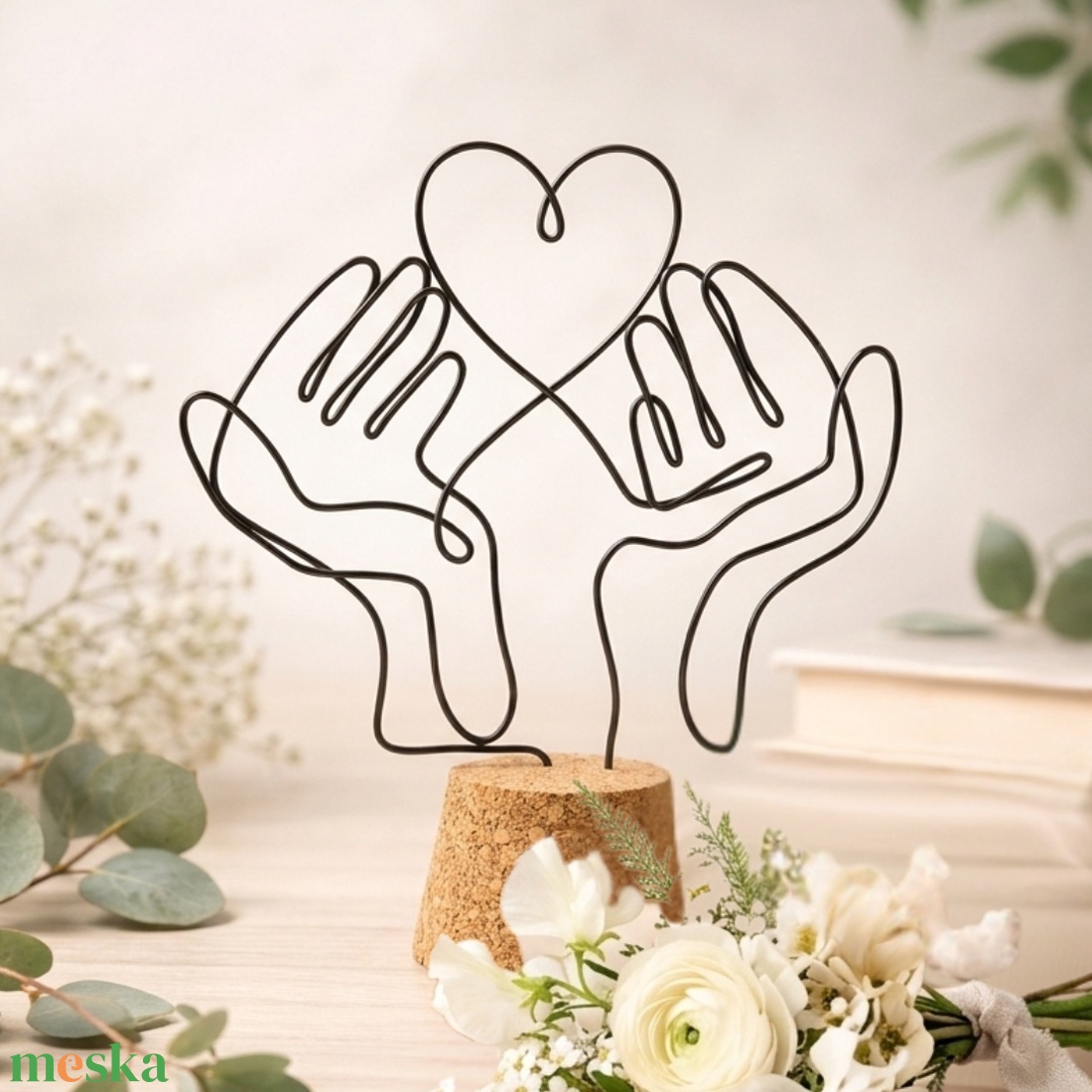 Ballagási búcsúajándék tanároknak, pedagógusoknak, óvónőknek � Szívet tartó kezek drótból - Pedagógusnapra, tanévzáróra - otthon & életmód - dekoráció - asztal és polc dekoráció - asztaldísz - Meska.hu