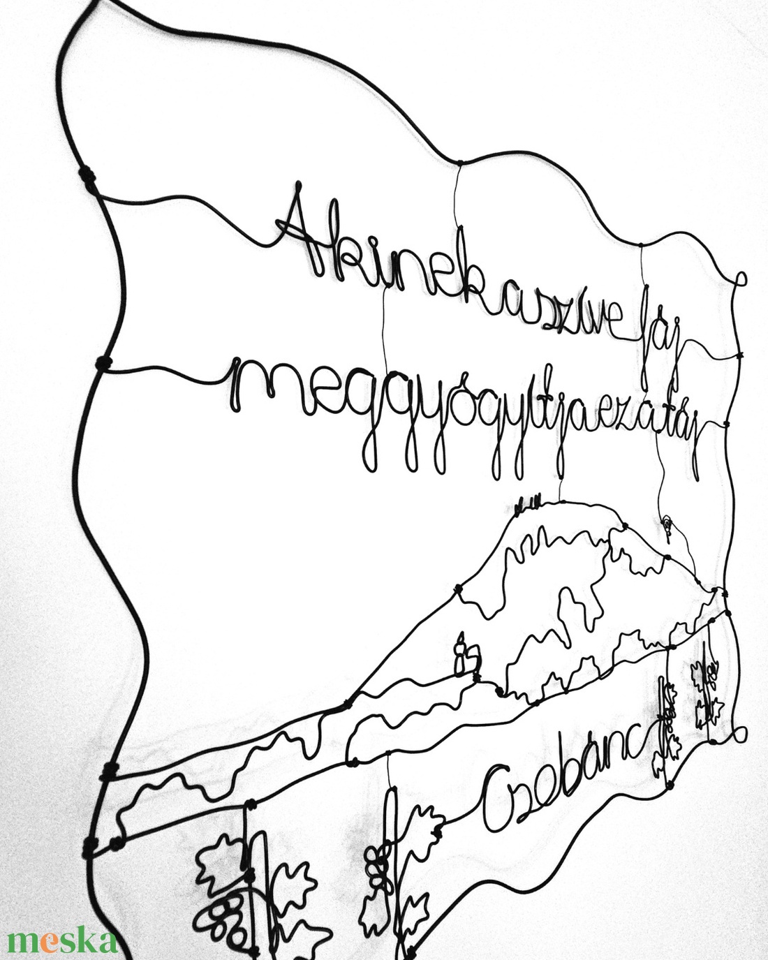 Balaton falikép � Csobánc - egyedi kézműves alkotás drótból - minimalista design ajándék - Egy darabka Balaton a faladon - otthon & életmód - dekoráció - fali és függő dekoráció - függődísz - Meska.hu