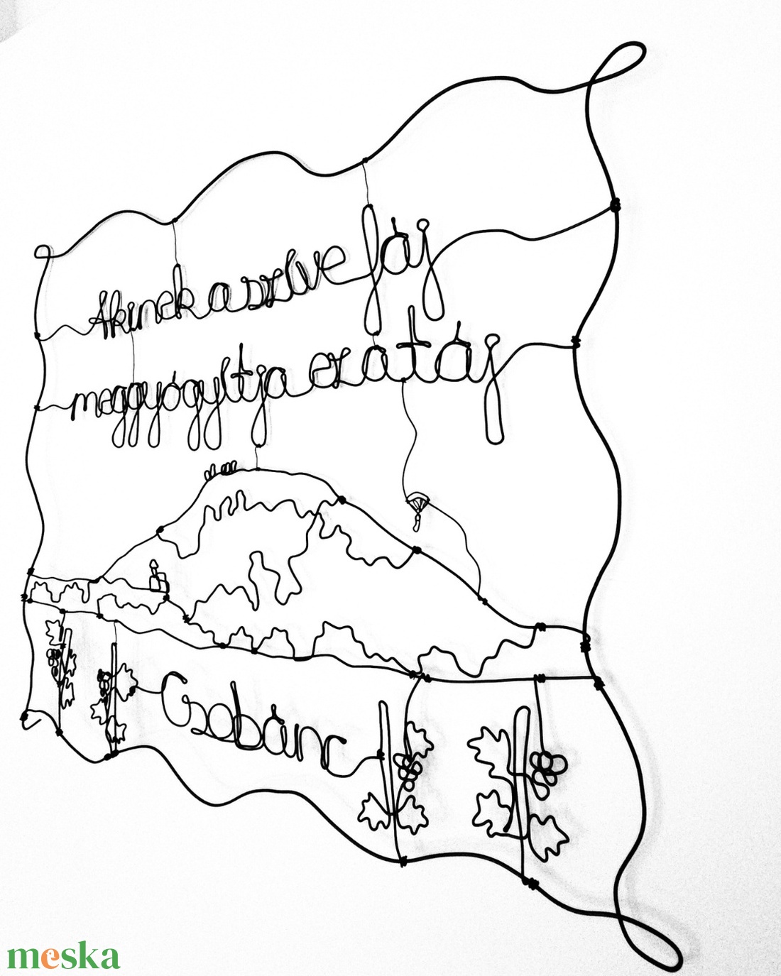 Balaton falikép � Csobánc - egyedi kézműves alkotás drótból - minimalista design ajándék - Egy darabka Balaton a faladon - otthon & életmód - dekoráció - fali és függő dekoráció - függődísz - Meska.hu