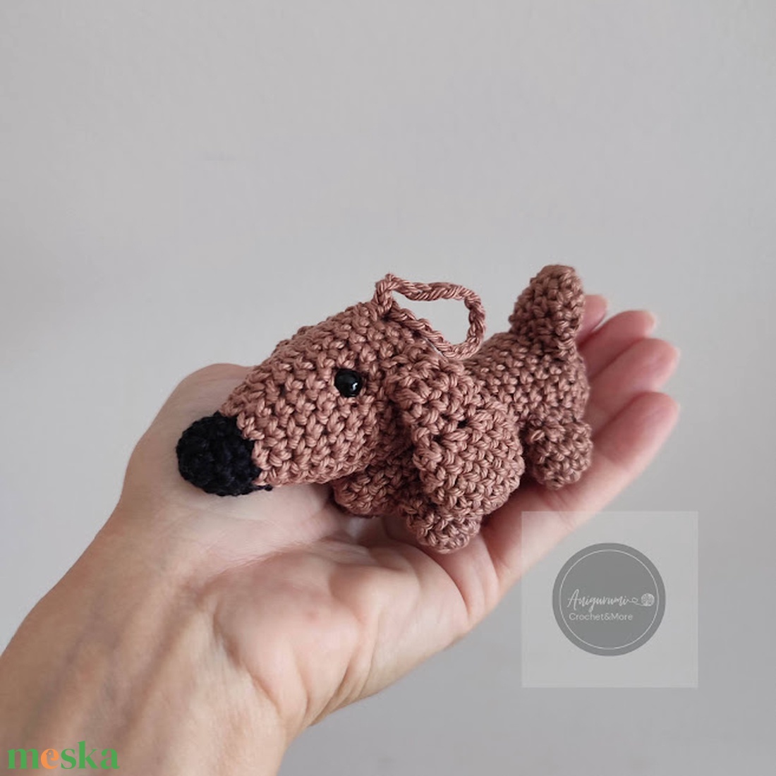 Horgolt mini tacskó - játék & sport - plüssállat & játékfigura - kutya - Meska.hu Horgolt mini tacskó - játék & sport - plüssállat & játékfigura - kutya - Meska.hu