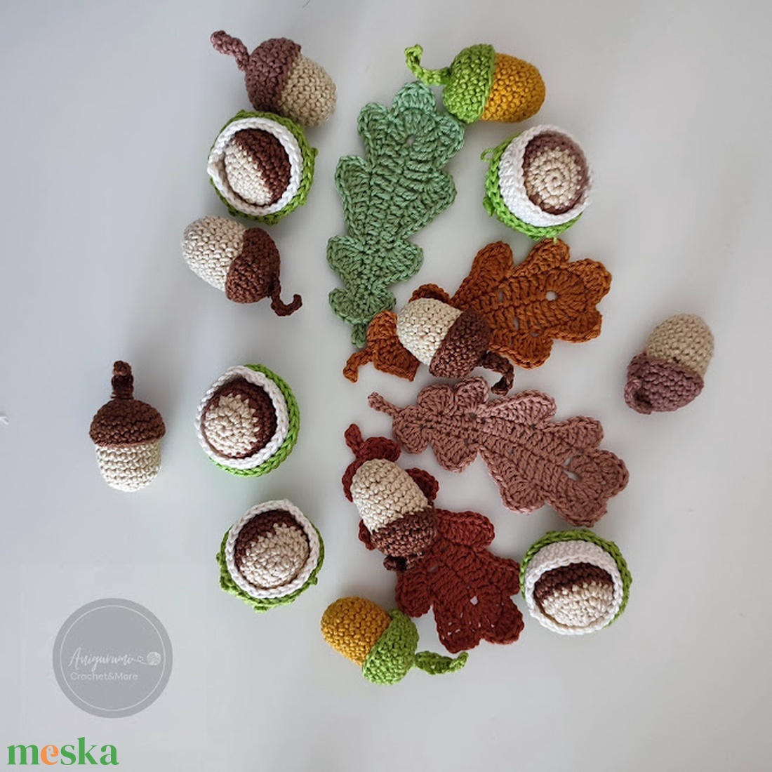 Horgolt tölgyfalevél-dekoráció - esküvő - dekoráció - asztaldísz - Meska.hu