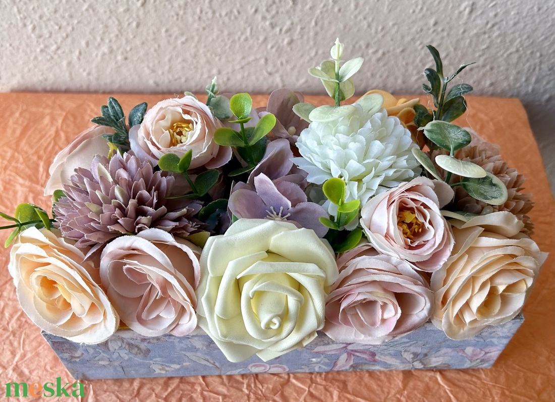 Virágos asztaldisz  - otthon & életmód - dekoráció - virágdísz és tartó - csokor & virágdísz - Meska.hu