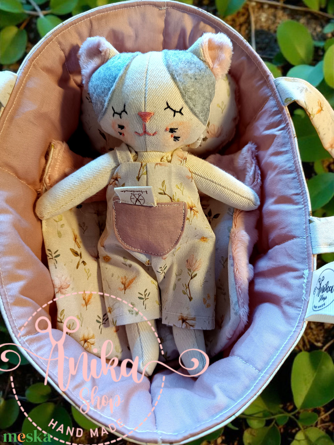 Cica baba mózeskosárban  - játék & sport - baba & babaház - öltöztethető baba - Meska.hu