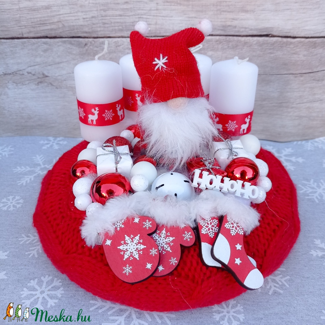 Manós adventi koszorú piros kötött alapon - karácsony - adventi díszek - adventi koszorú - Meska.hu