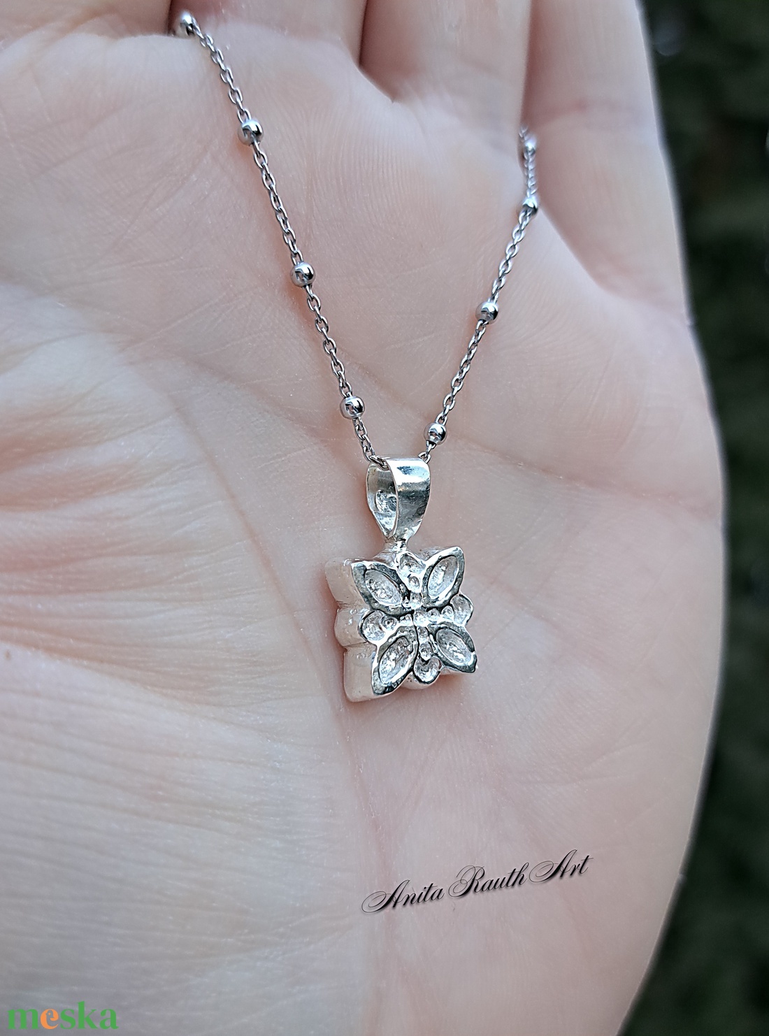 Elegáns sterling ezüst medálka - ékszer - nyaklánc - medál - Meska.hu Elegáns sterling ezüst medálka - ékszer - nyaklánc - medál - Meska.hu