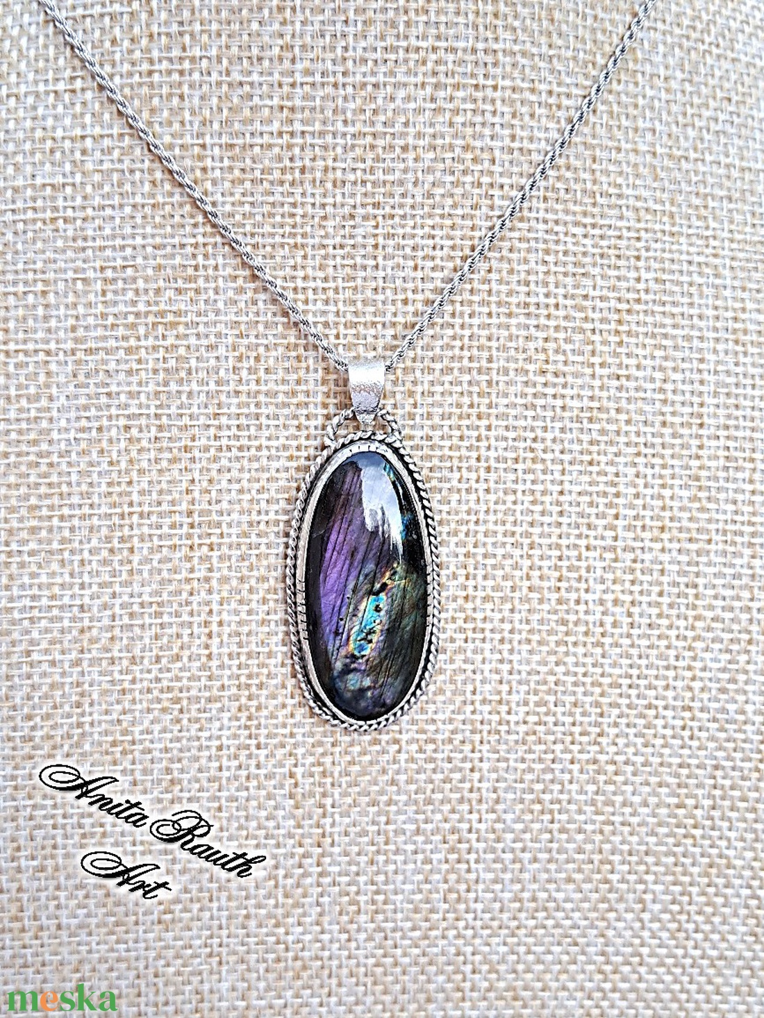 Labradorit medál - lilás színekkel - ékszer - nyaklánc - medál - Meska.hu