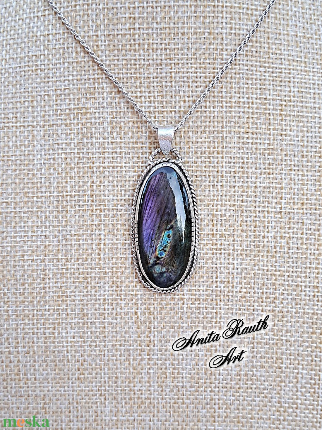 Labradorit medál - lilás színekkel - ékszer - nyaklánc - medál - Meska.hu