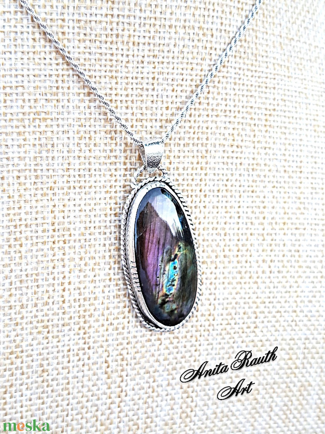 Labradorit medál - lilás színekkel - ékszer - nyaklánc - medál - Meska.hu