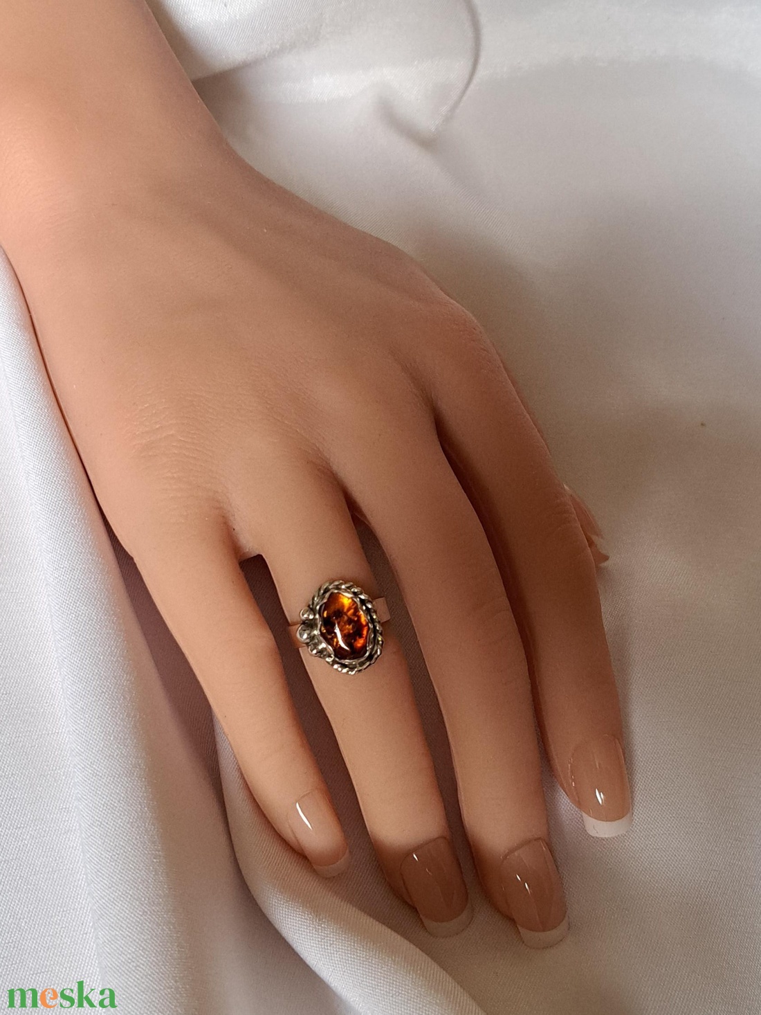 Borostyán ovális gyűrű csavartan - ékszer - gyűrű - statement gyűrű - Meska.hu