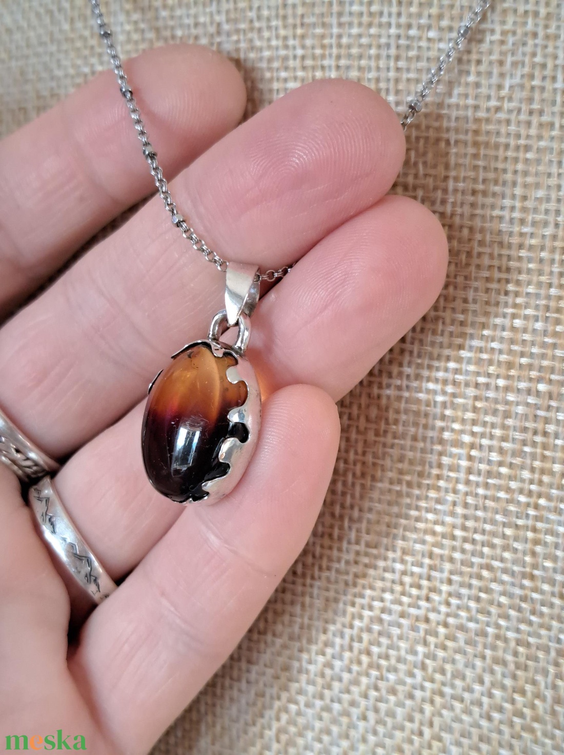 Borostyán medál - két színű - ékszer - nyaklánc - medál - Meska.hu