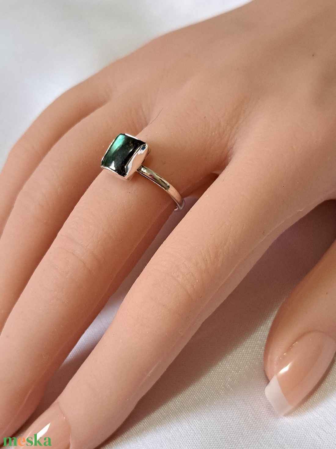 Négyzetes labradorit gyűrű - intenzív színű - ékszer - gyűrű - statement gyűrű - Meska.hu