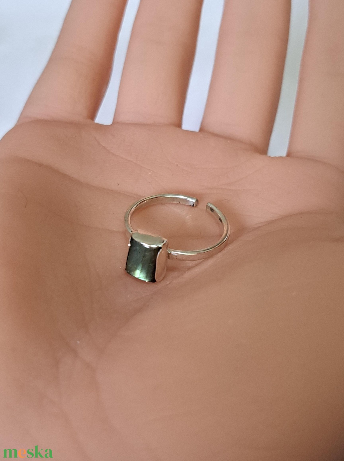 Négyzetes labradorit gyűrű - intenzív színű - ékszer - gyűrű - statement gyűrű - Meska.hu