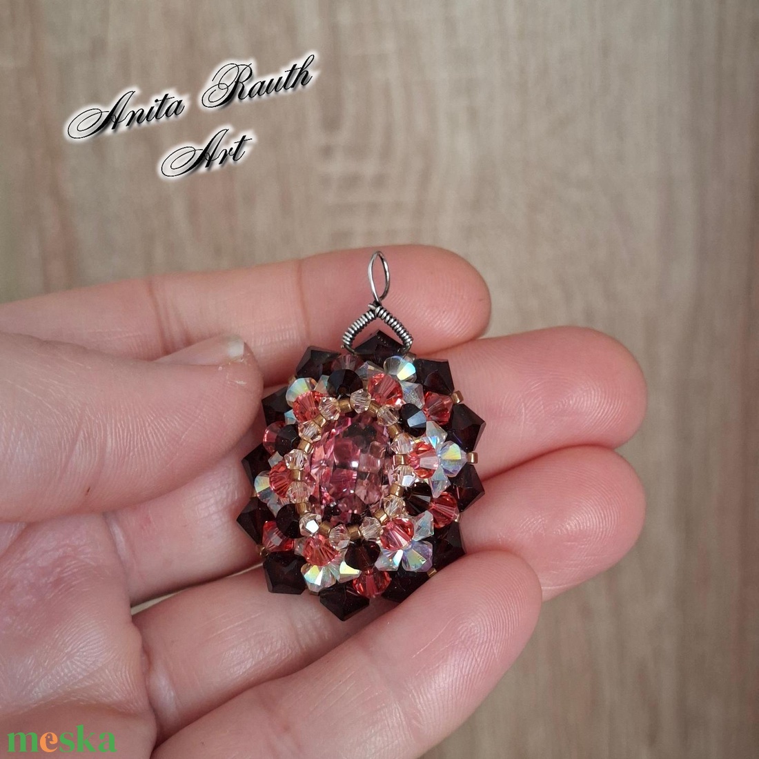 Swarovski gyöngy mályvaszínű Swarovski kristállyal a közepén  - ékszer - nyaklánc - medál - Meska.hu