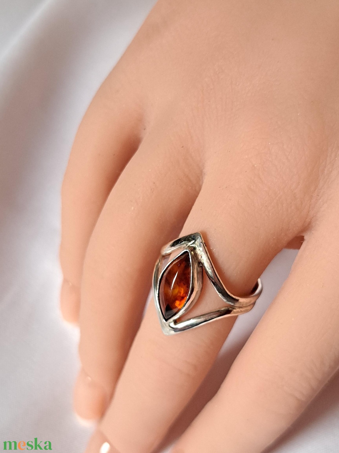 Mandula formájú borostyán gyűrű - ékszer - gyűrű - statement gyűrű - Meska.hu