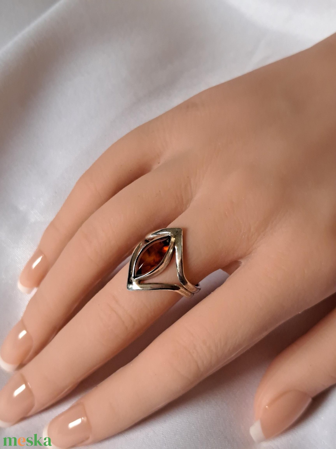 Mandula formájú borostyán gyűrű - ékszer - gyűrű - statement gyűrű - Meska.hu