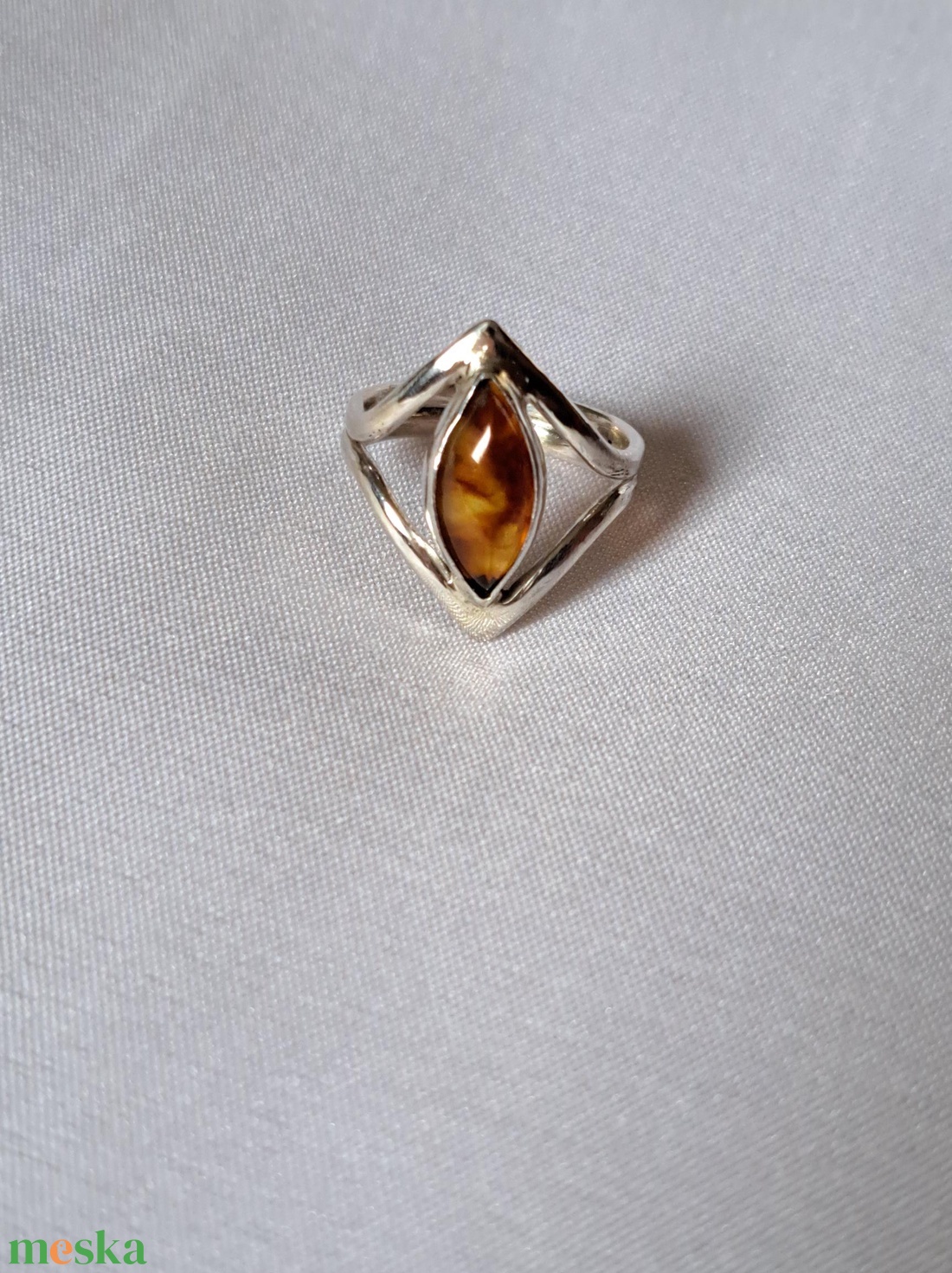 Mandula formájú borostyán gyűrű - ékszer - gyűrű - statement gyűrű - Meska.hu
