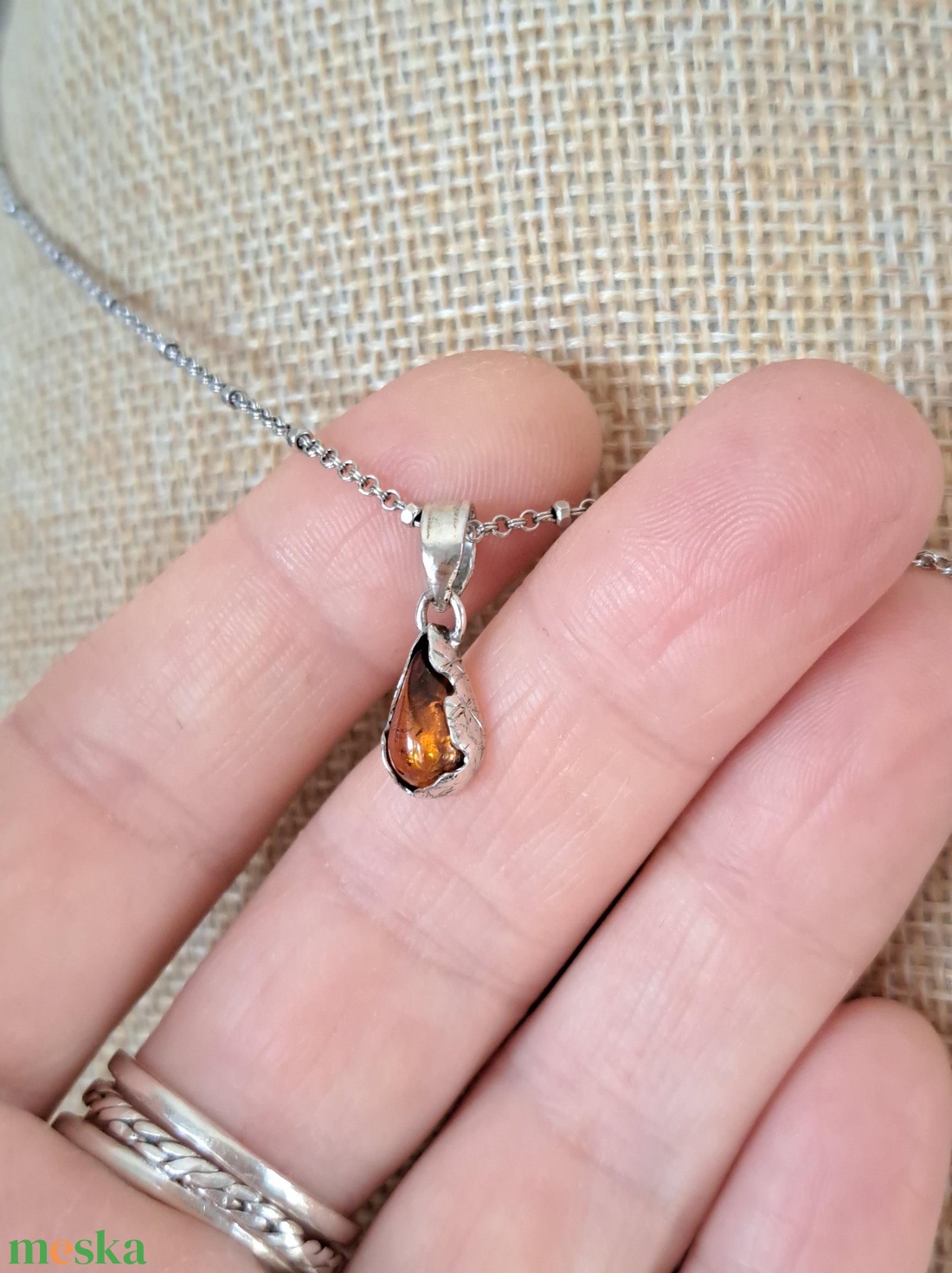 Borostyán csepp medál - ékszer - nyaklánc - medál - Meska.hu