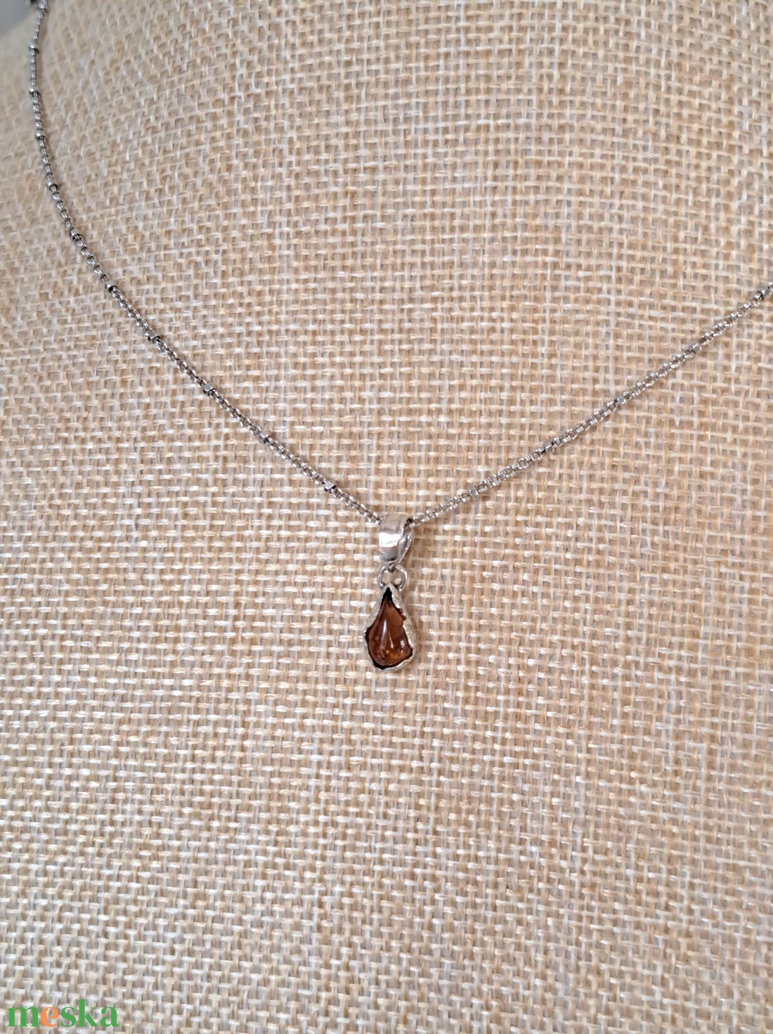Borostyán csepp medál - ékszer - nyaklánc - medál - Meska.hu