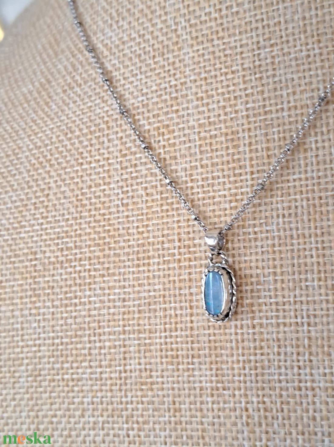 Ovális ausztrál opál medál - ékszer - nyaklánc - medál - Meska.hu