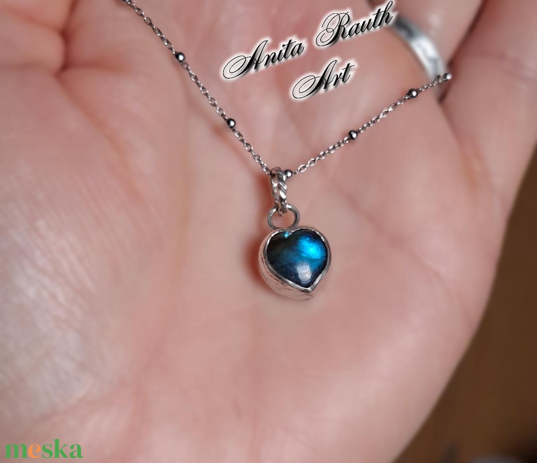 Kis szív Labradorit medál - kék árnyalattal - ékszer - nyaklánc - medál - Meska.hu