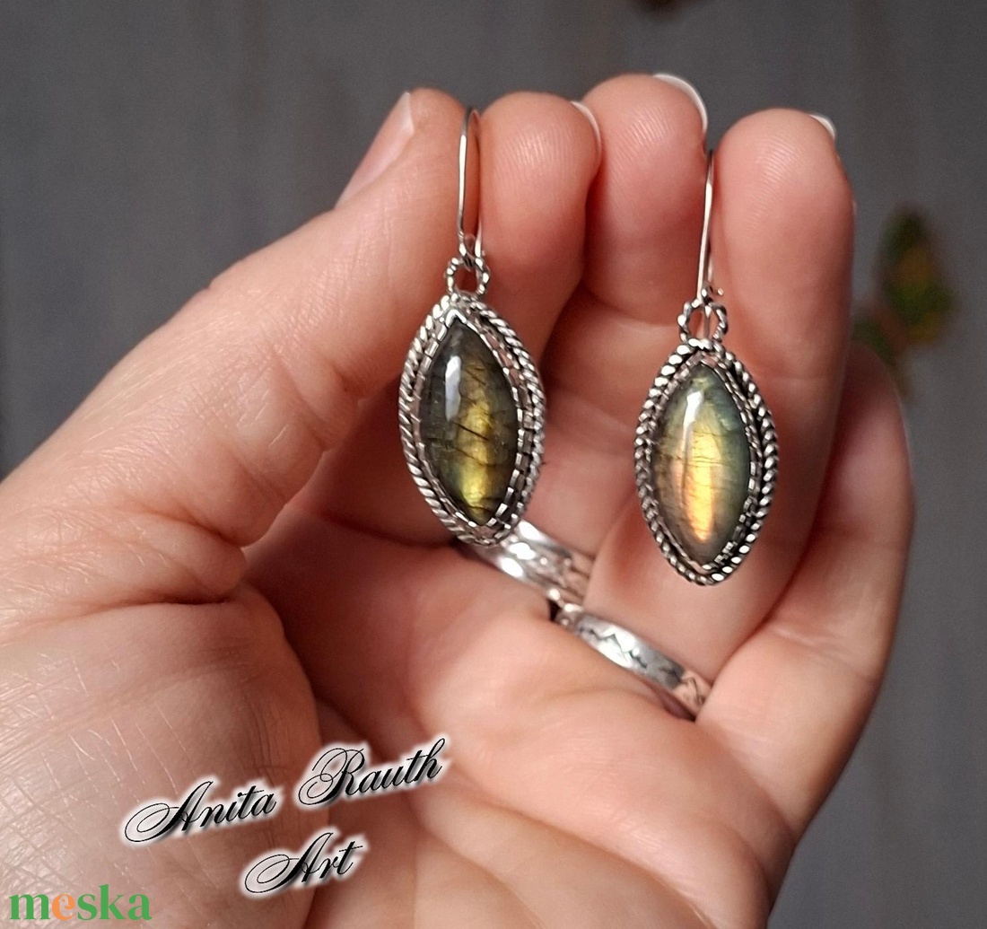 Labradorit fülbevalók - ékszer - fülbevaló - lógó fülbevaló - Meska.hu