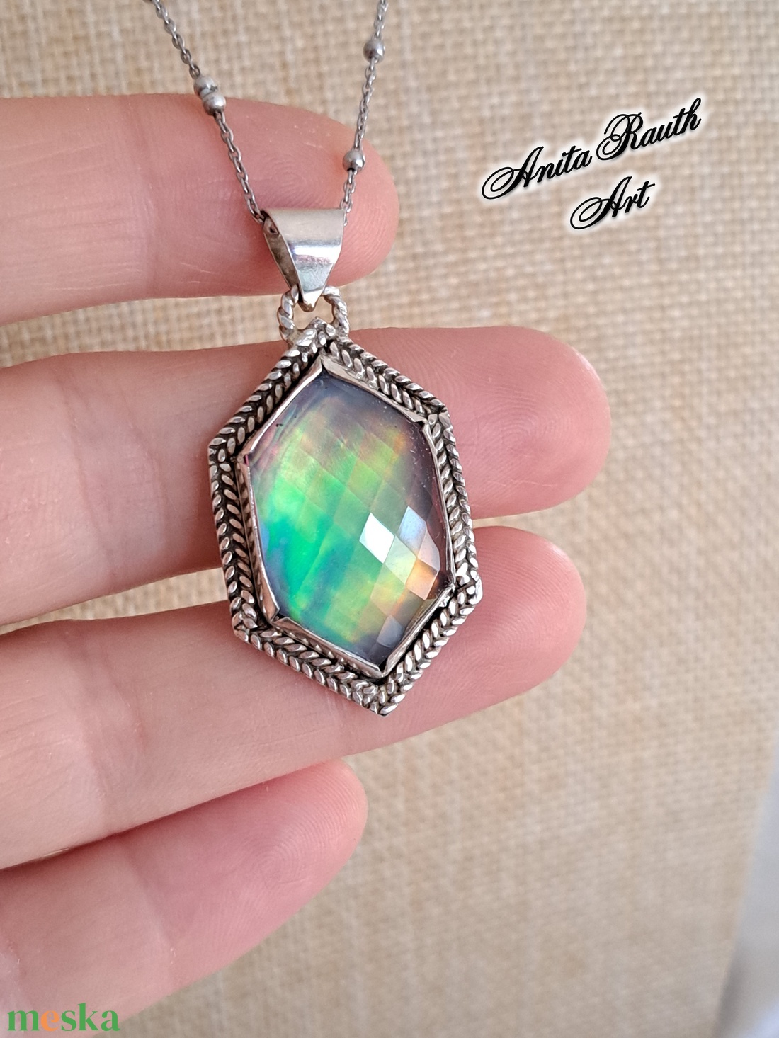 Aurora opál medál fonott díszítéssel - ékszer - nyaklánc - medál - Meska.hu